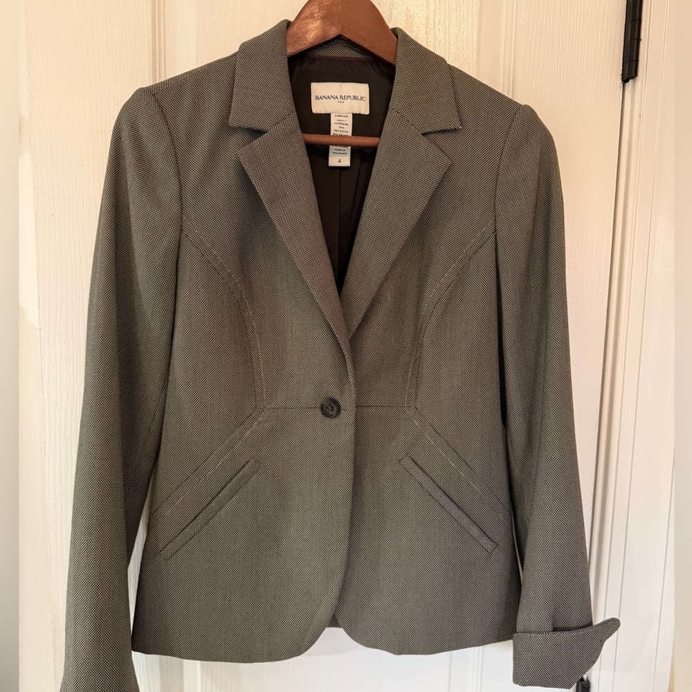 Banana Republic Women’s Blazer size 4.